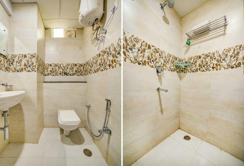 Отель Fabexpress The Uhas