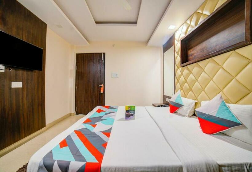 Отель Fabexpress The Uhas