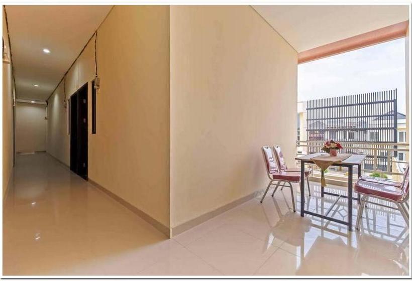 בית מלון כפרי Koolkost Near Cbd Ciledug Family Mall