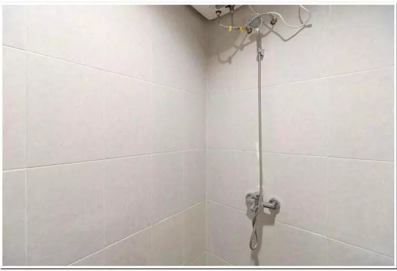 Hotelli Koolkost Near Cbd Ciledug Family Mall