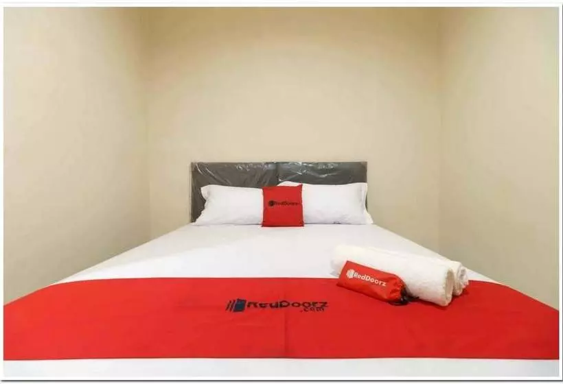 Hotelli Koolkost Near Cbd Ciledug Family Mall