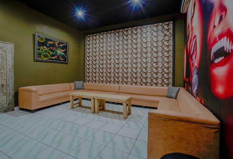 בית מלון כפרי Reddoorz Plus Near Tapal Kuda Cugenang Cianjur