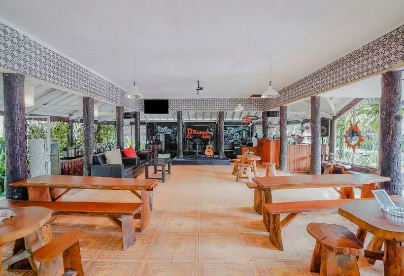 هتل Reddoorz Plus Near Tapal Kuda Cugenang Cianjur