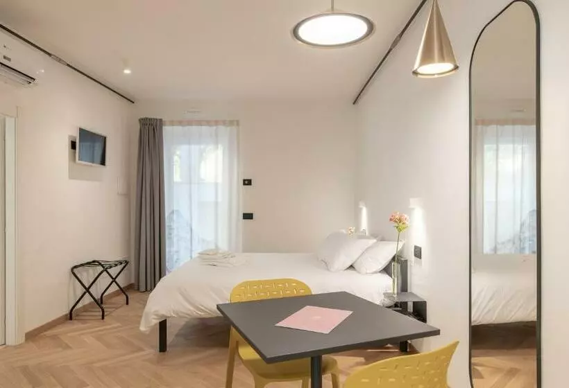 تختخواب و صبحانه Ognissanti Guesthouse & Suites