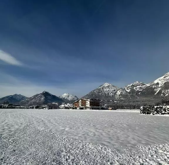 Hotelli Cafe Zillertal