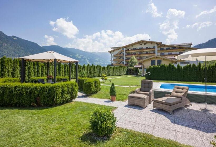 ホテル Cafe Zillertal