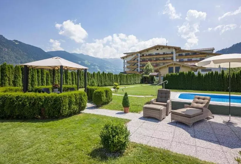 Hotelli Cafe Zillertal