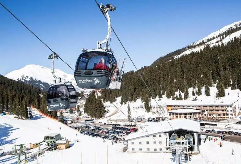 Hotelli Cafe Zillertal