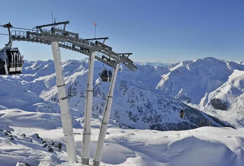 Hotelli Cafe Zillertal