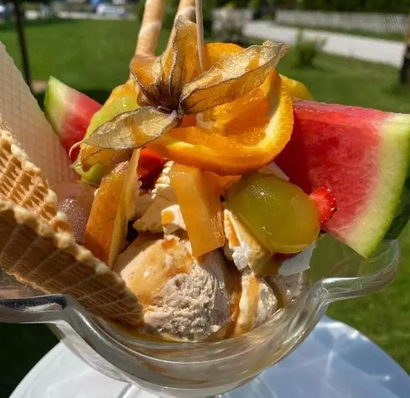 Hotelli Cafe Zillertal