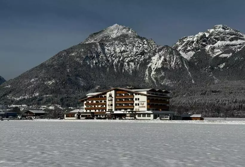 Hotelli Cafe Zillertal