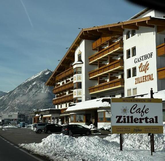 ホテル Cafe Zillertal