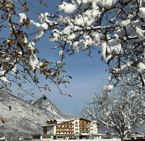 ホテル Cafe Zillertal