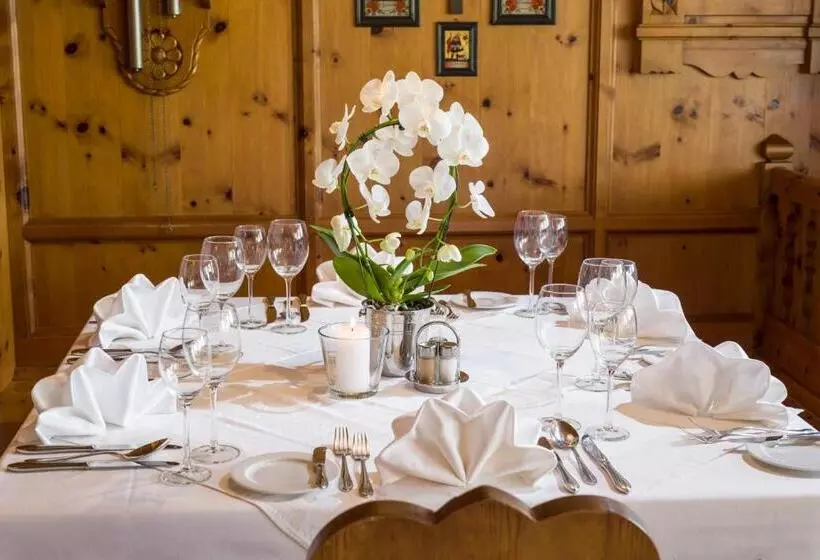 Hotelli Cafe Zillertal