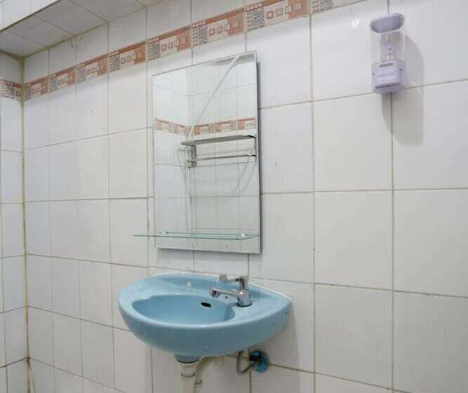 Hotel Oyo 3865 Wisma Niaga