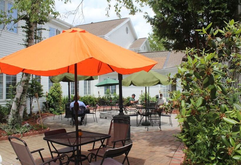 בית מלון כפרי Phoenix Inn Resort