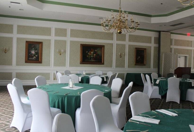 בית מלון כפרי Phoenix Inn Resort