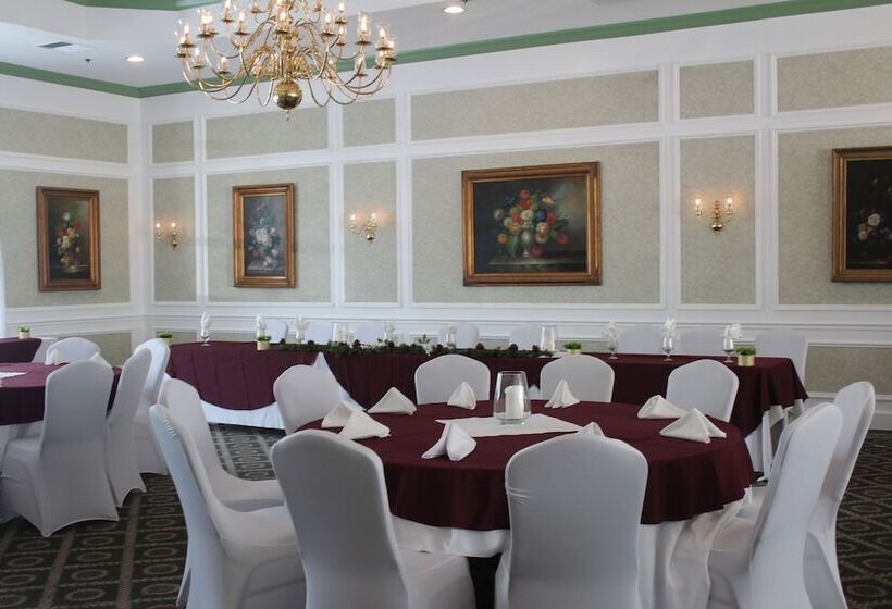 בית מלון כפרי Phoenix Inn Resort