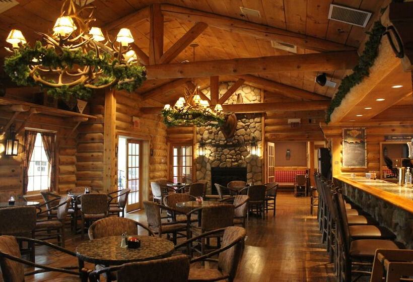 בית מלון כפרי Phoenix Inn Resort