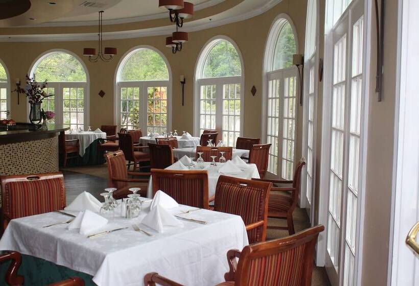 בית מלון כפרי Phoenix Inn Resort