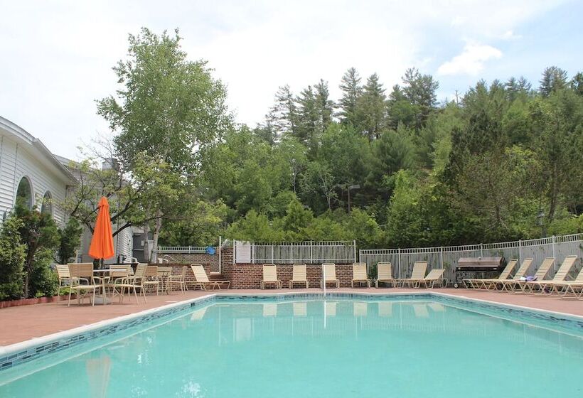 בית מלון כפרי Phoenix Inn Resort