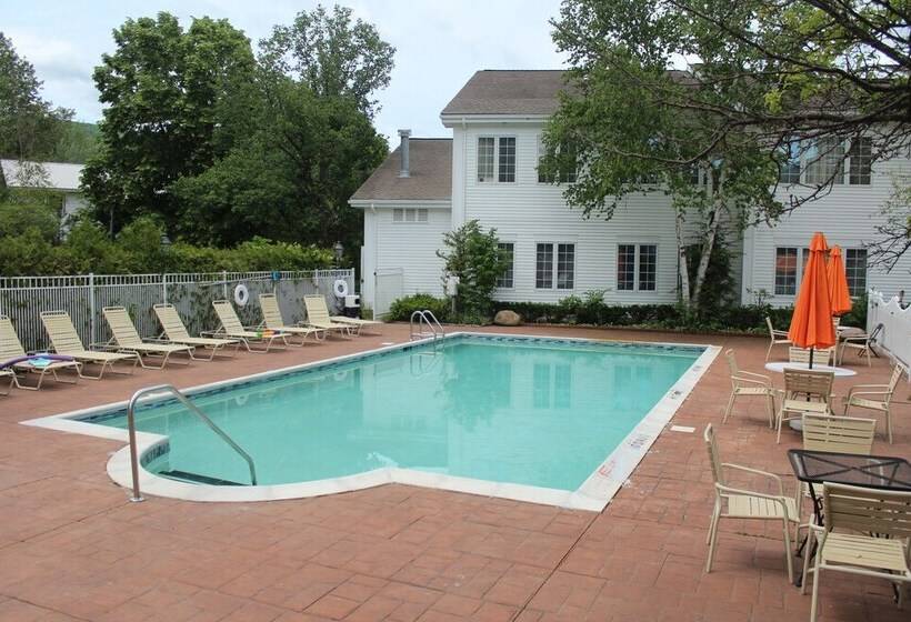 בית מלון כפרי Phoenix Inn Resort