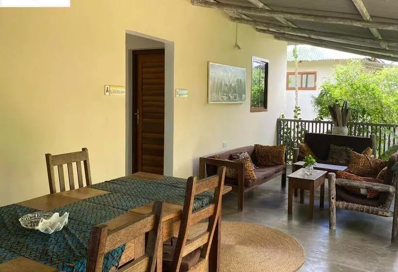 Hotelli Shamba Village
