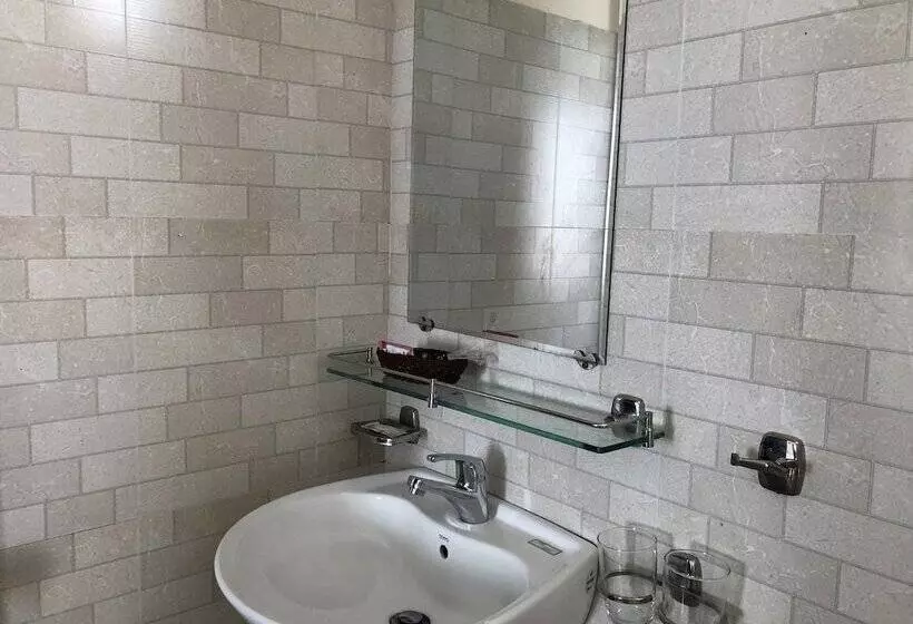 پانسیون Le Tram Guest House