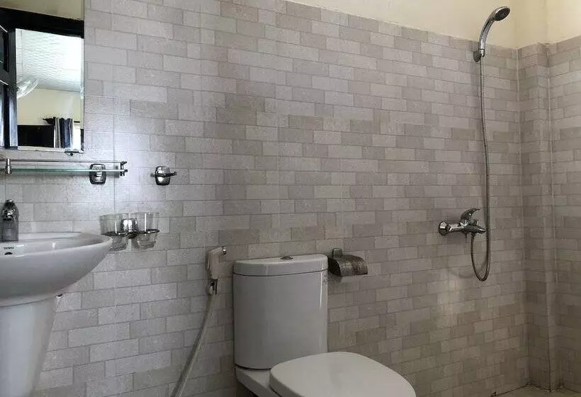 پانسیون Le Tram Guest House