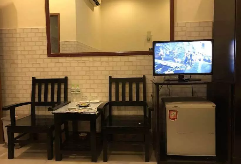 پانسیون Le Tram Guest House