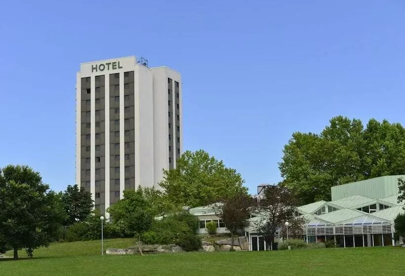 בית מלון כפרי Plaza Inn Leonberg