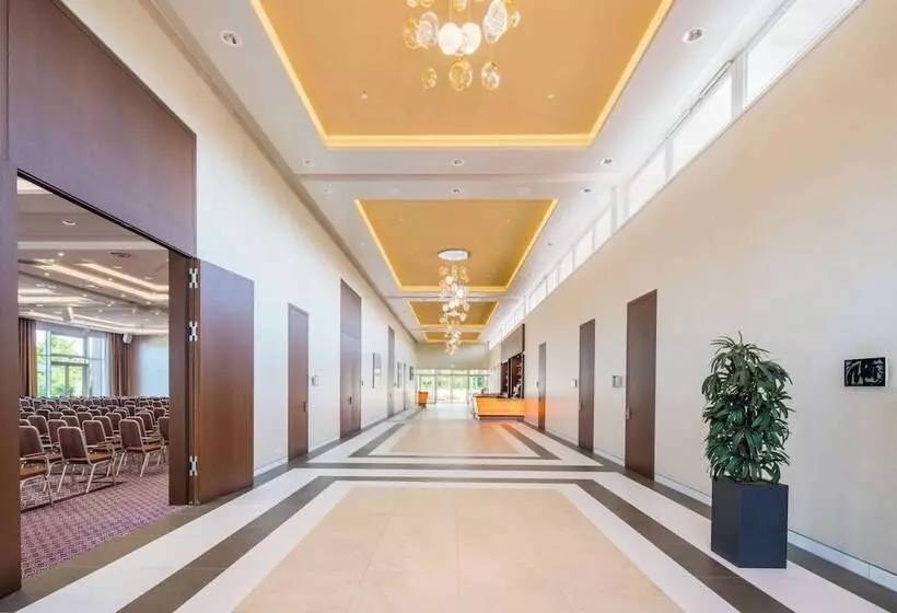 Отель Best Western Premier Castanea Resort