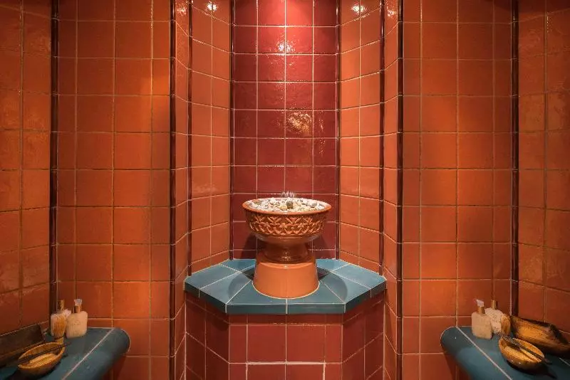 Отель Best Western Premier Castanea Resort