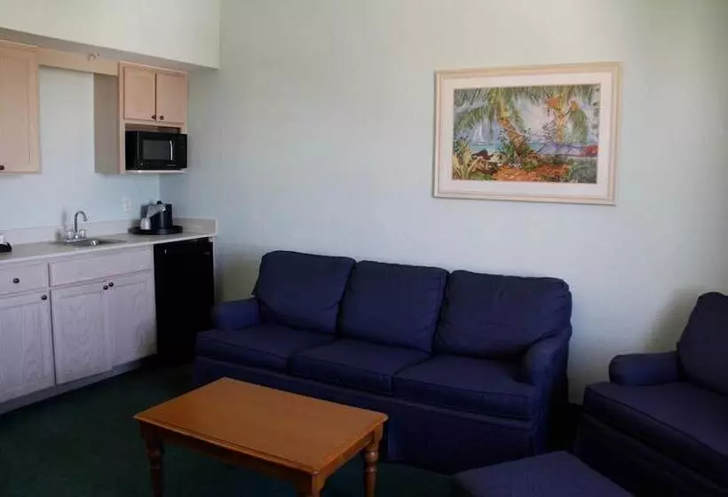 בית מלון כפרי Cocoa Beach Suites