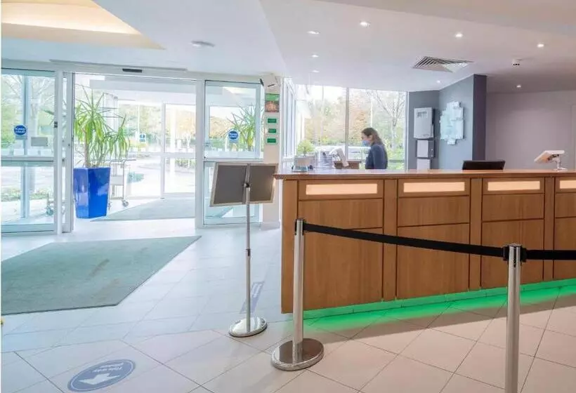 هتل Holiday Inn Bristol Airport, An Ihg