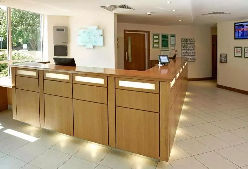 هتل Holiday Inn Bristol Airport, An Ihg