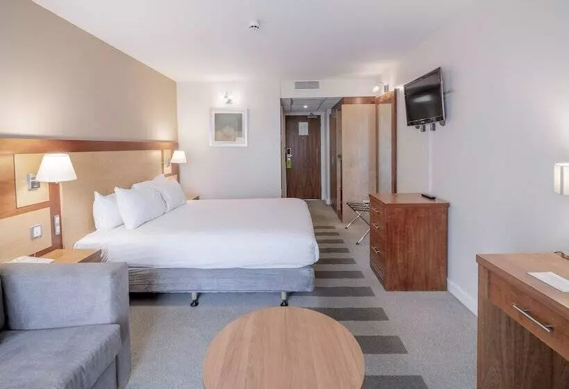 هتل Holiday Inn Bristol Airport, An Ihg