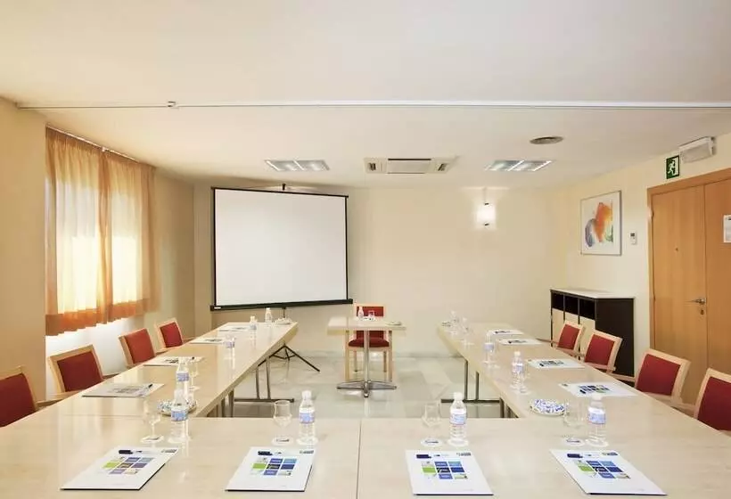 호텔 Holiday Inn Express Madrid Rivas, An Ihg