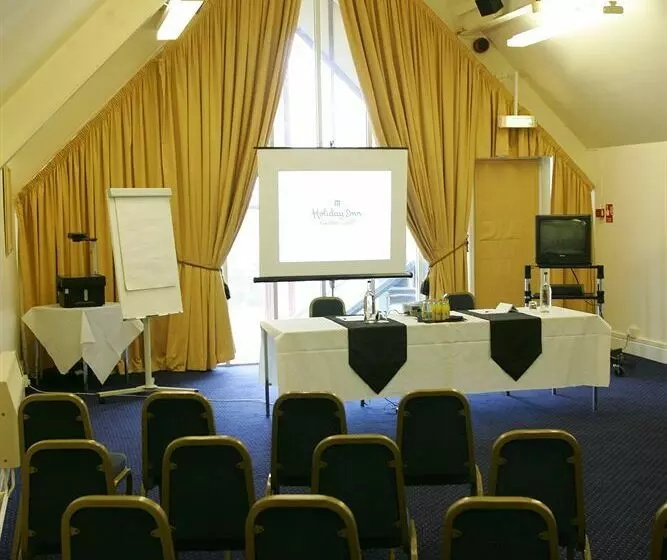 Отель Days Inn Sandy