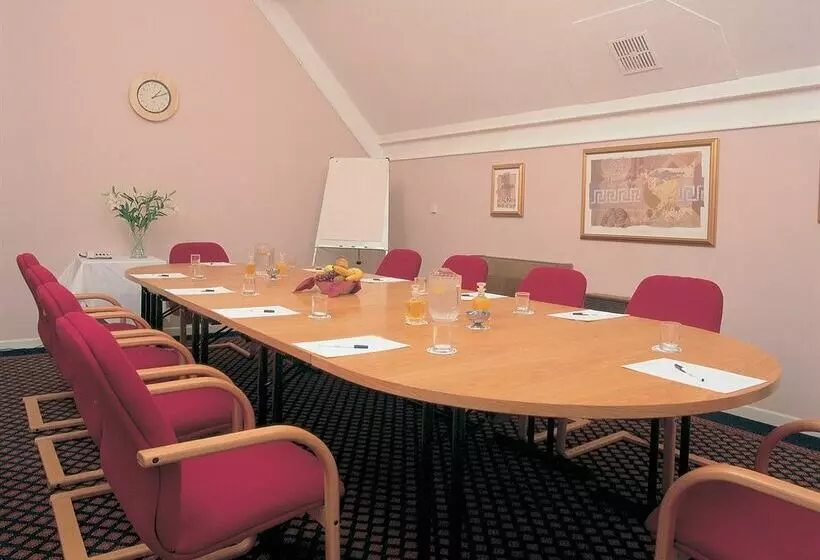 Отель Days Inn Sandy