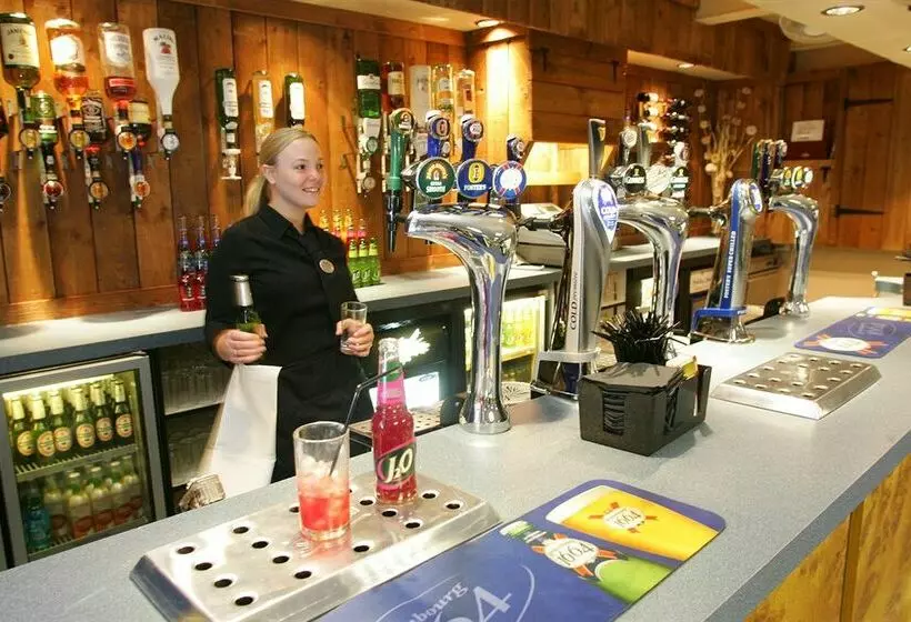 Отель Days Inn Sandy