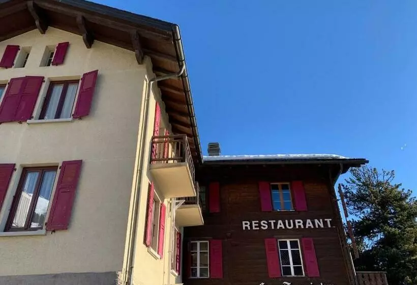 ホテル Les Touristes