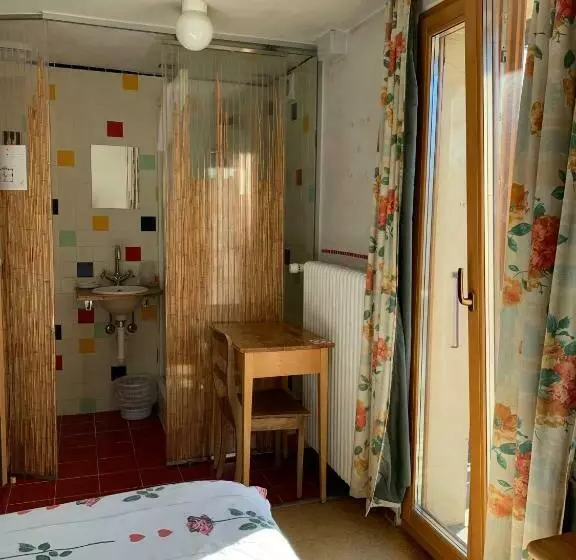 ホテル Les Touristes