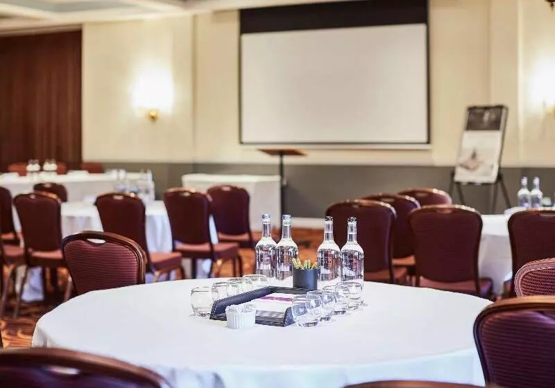 בית מלון כפרי Mercure Barnsley Tankersley Manor