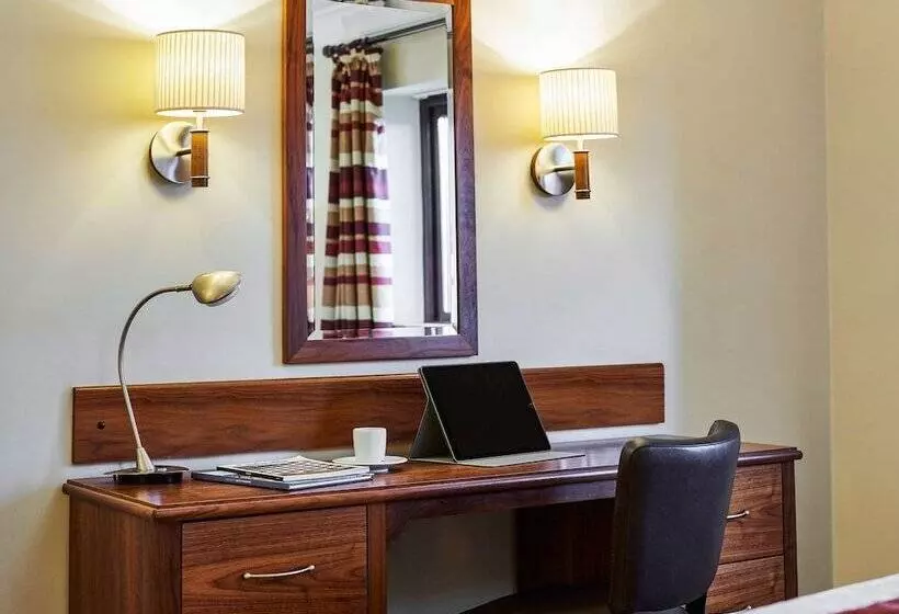 בית מלון כפרי Mercure Barnsley Tankersley Manor