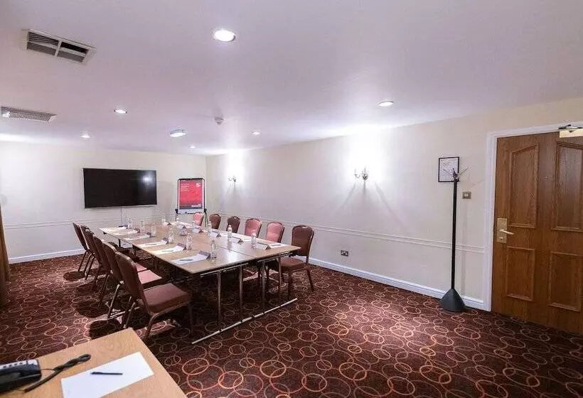 בית מלון כפרי Mercure Barnsley Tankersley Manor