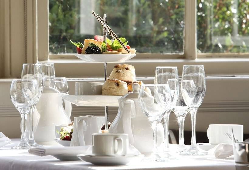 בית מלון כפרי Pendley Manor