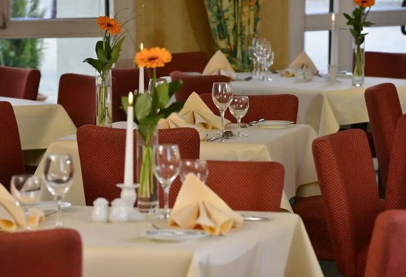 Hotelli Plaza Inn Leonberg