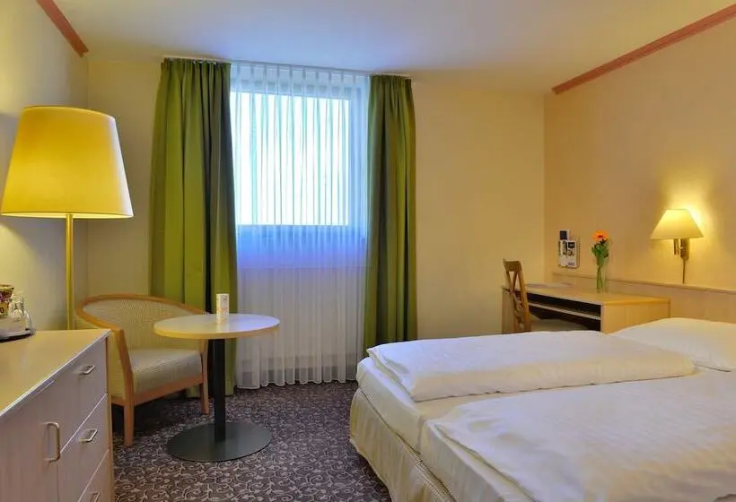Hotelli Plaza Inn Leonberg