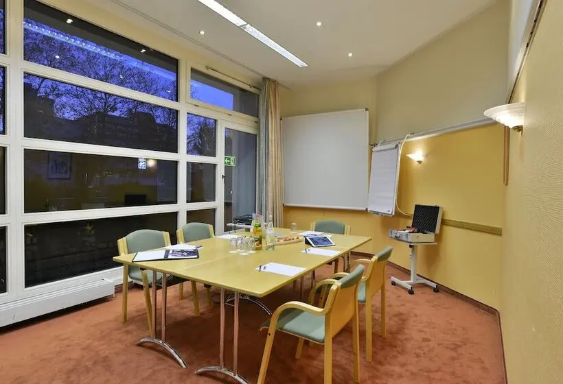 Hotelli Plaza Inn Leonberg